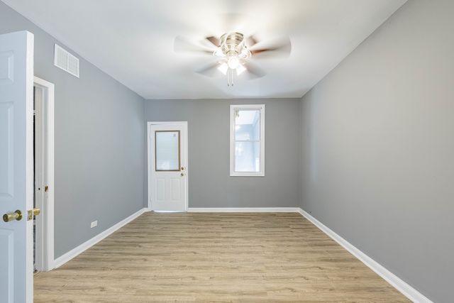 8428 S Escanaba Avenue, Chicago, IL 60617