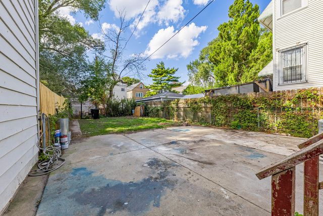 8428 S Escanaba Avenue, Chicago, IL 60617