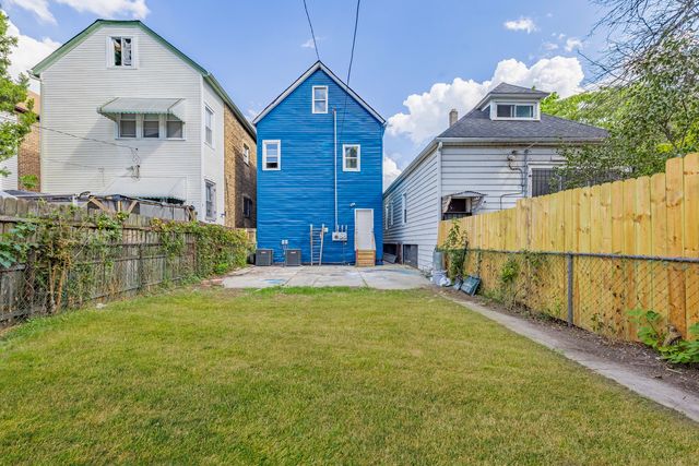 8428 S Escanaba Avenue, Chicago, IL 60617