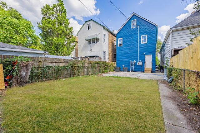 8428 S Escanaba Avenue, Chicago, IL 60617