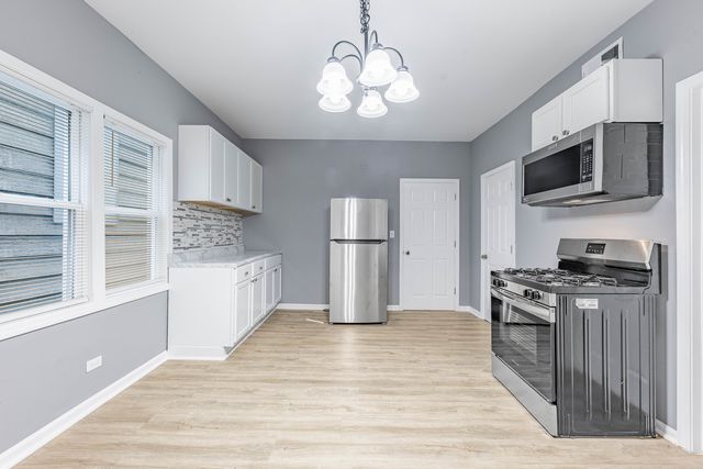 8428 S Escanaba Avenue, Chicago, IL 60617