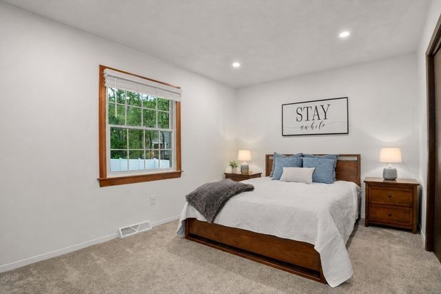 30 Vinal St, Hudson, MA 01749