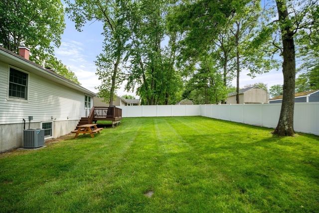 30 Vinal St, Hudson, MA 01749