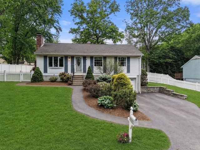 30 Vinal St, Hudson, MA 01749