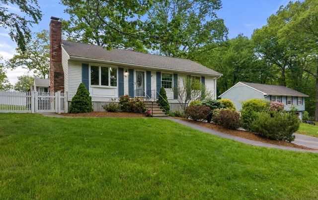 30 Vinal St, Hudson, MA 01749