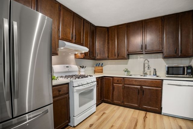 30 Vinal St, Hudson, MA 01749