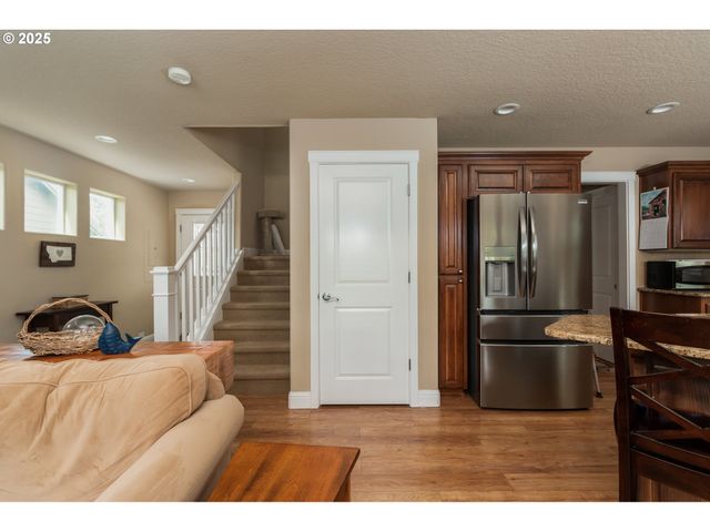 1190 Se 2ND Ct, Lincoln City, OR 97367