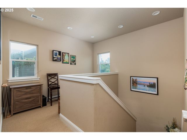 1190 Se 2ND Ct, Lincoln City, OR 97367