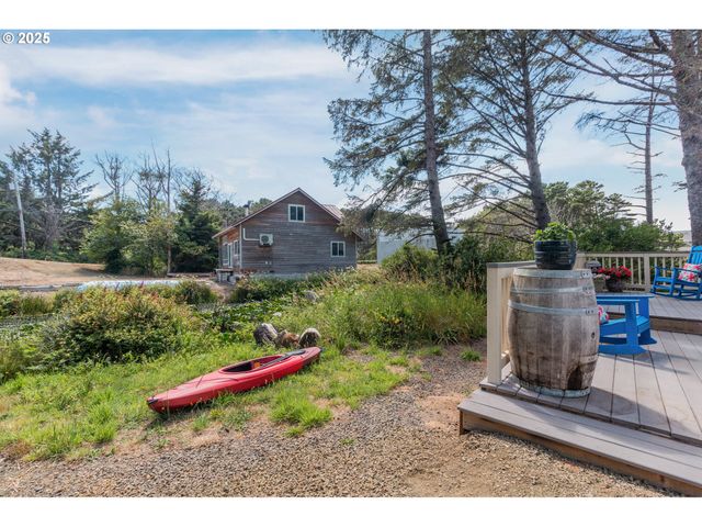 1190 Se 2ND Ct, Lincoln City, OR 97367