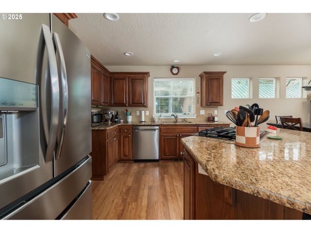 1190 Se 2ND Ct, Lincoln City, OR 97367
