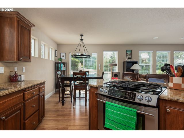 1190 Se 2ND Ct, Lincoln City, OR 97367