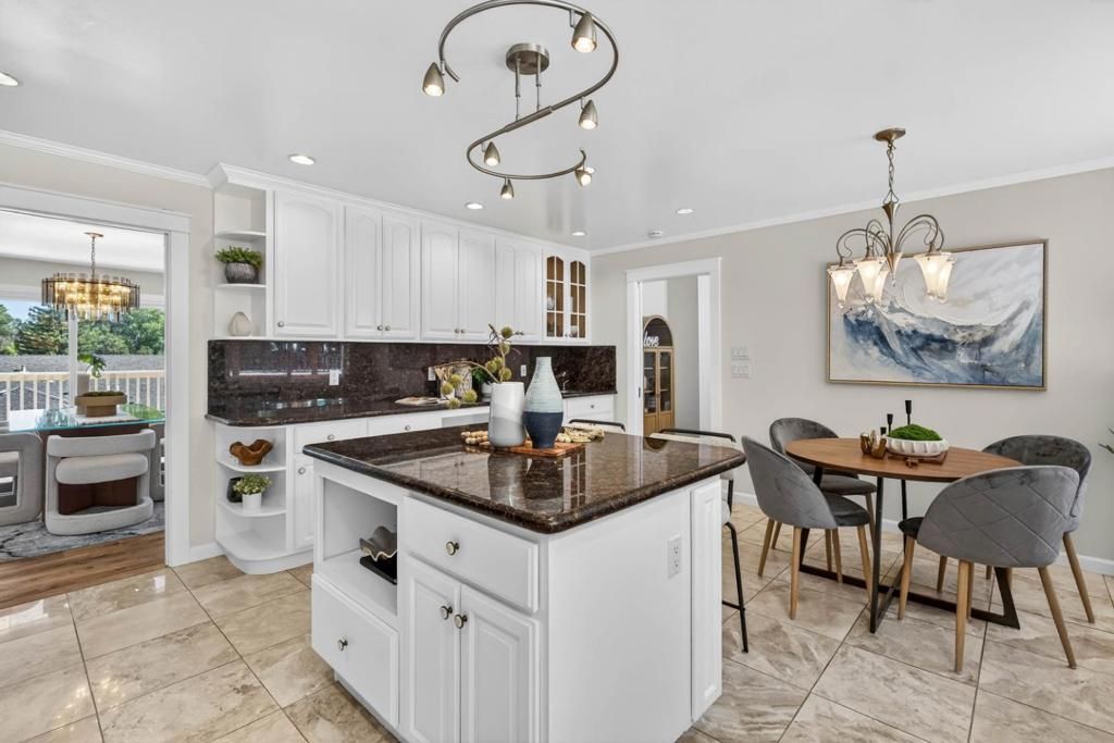 Image 10 of property listing at 10471 Scenic Boulevard, Cupertino, CA 95014