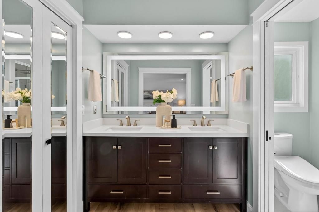 Image 19 of property listing at 10471 Scenic Boulevard, Cupertino, CA 95014