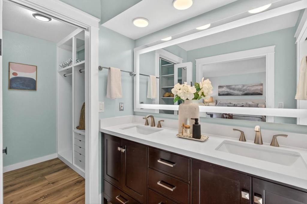 Image 20 of property listing at 10471 Scenic Boulevard, Cupertino, CA 95014