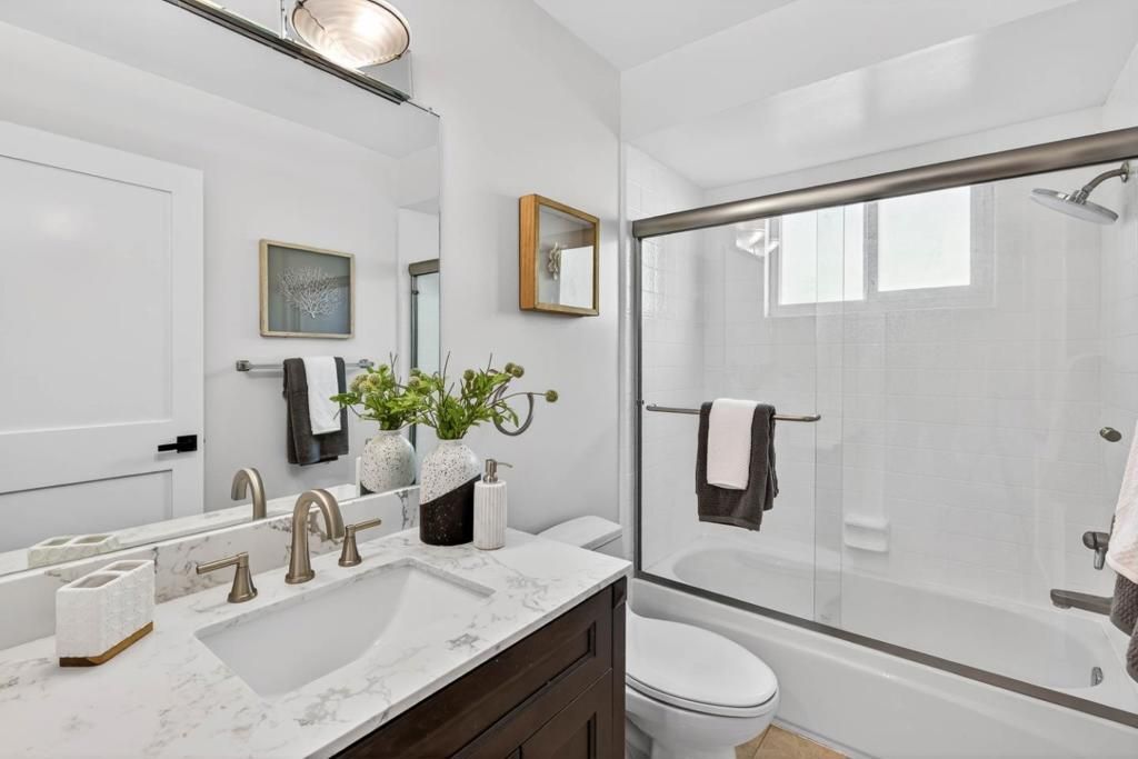 Image 26 of property listing at 10471 Scenic Boulevard, Cupertino, CA 95014