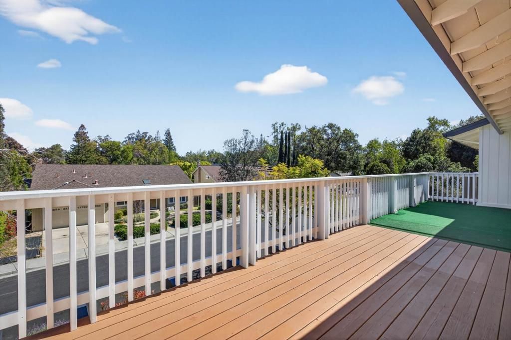 Image 28 of property listing at 10471 Scenic Boulevard, Cupertino, CA 95014