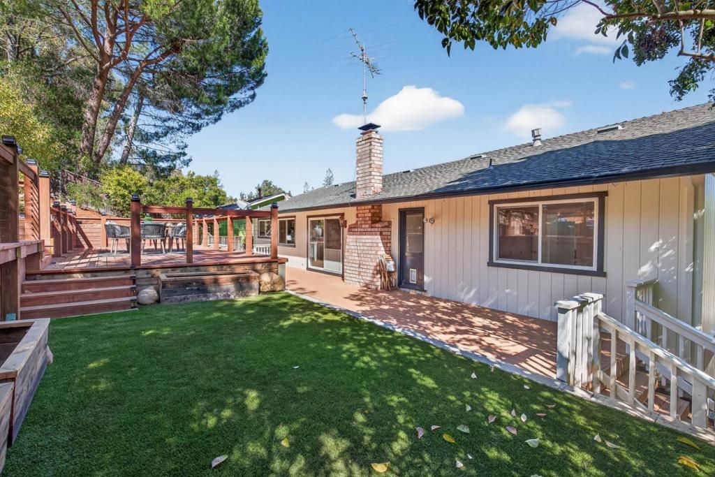 Image 31 of property listing at 10471 Scenic Boulevard, Cupertino, CA 95014