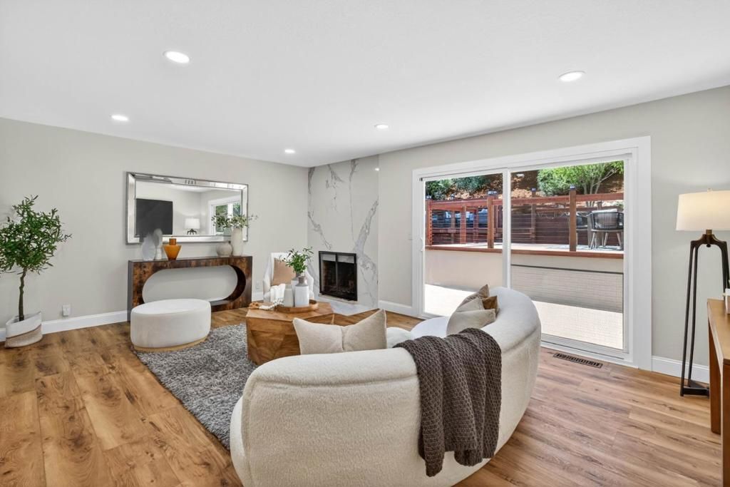 Image 9 of property listing at 10471 Scenic Boulevard, Cupertino, CA 95014