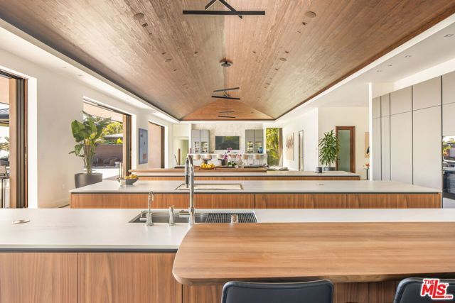 11809 Ellice Street, Malibu, CA 90265