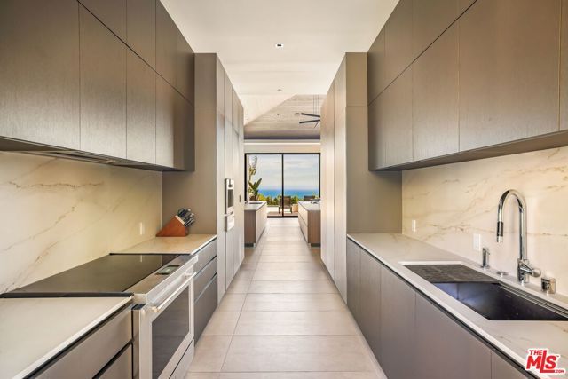 11809 Ellice Street, Malibu, CA 90265