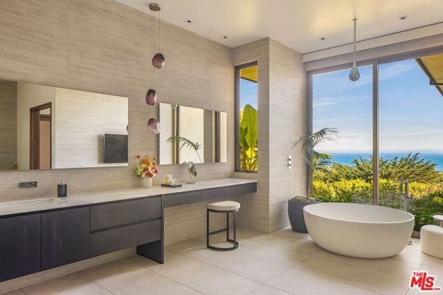 11809 Ellice Street, Malibu, CA 90265