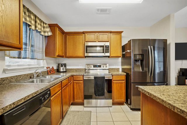 121 Dodge City Court, Newark, TX 76071