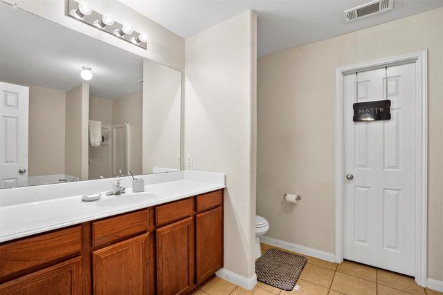 121 Dodge City Court, Newark, TX 76071