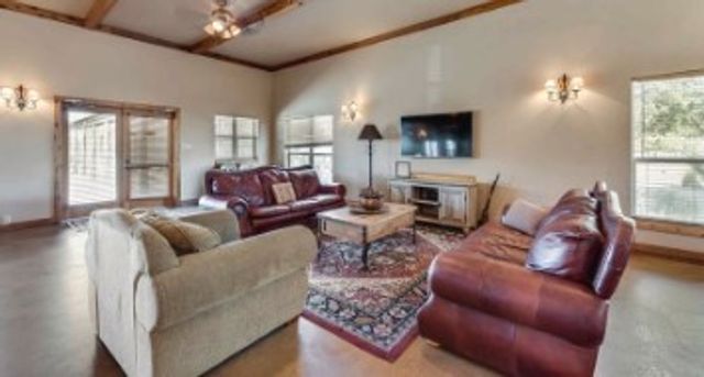 121 Dodge City Court, Newark, TX 76071