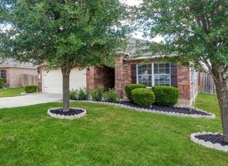 121 Dodge City Court, Newark, TX 76071