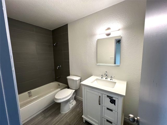 5729 Pearce Street, The Colony, TX 75056