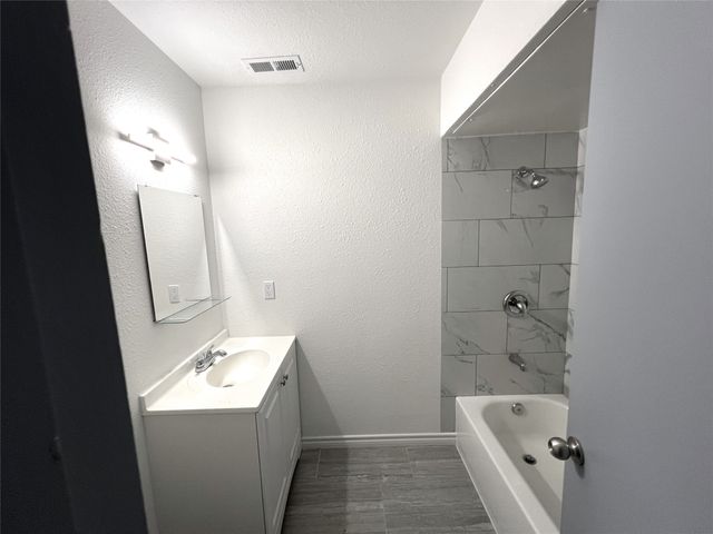 5729 Pearce Street, The Colony, TX 75056