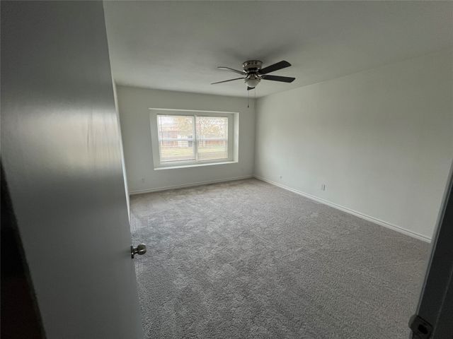 5729 Pearce Street, The Colony, TX 75056