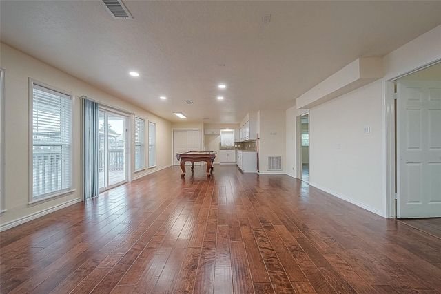 1407 Tiki Drive, Tiki Island, TX 77554