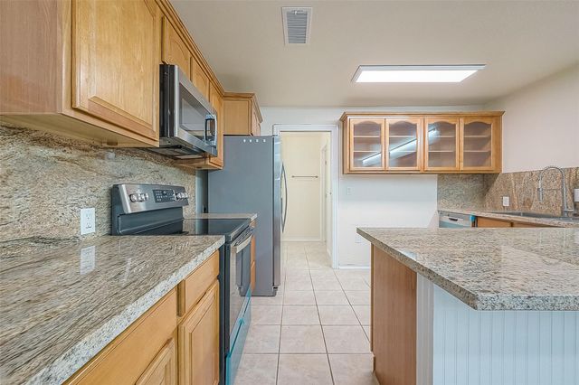 1407 Tiki Drive, Tiki Island, TX 77554