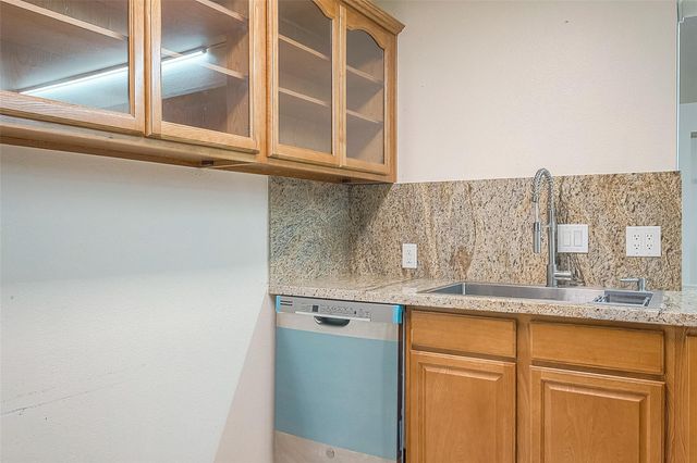 1407 Tiki Drive, Tiki Island, TX 77554