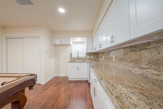 1407 Tiki Drive, Tiki Island, TX 77554