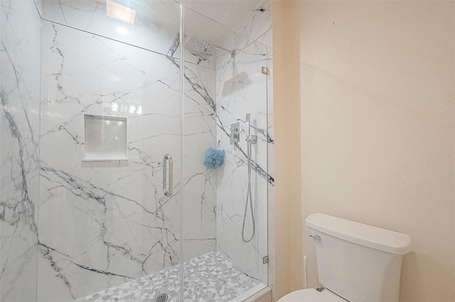 1407 Tiki Drive, Tiki Island, TX 77554