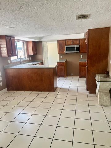 3130 Beaver Glen Drive, Kingwood, TX 77339