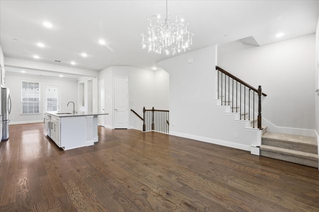 511 W Royal Lane, Irving, TX 75039
