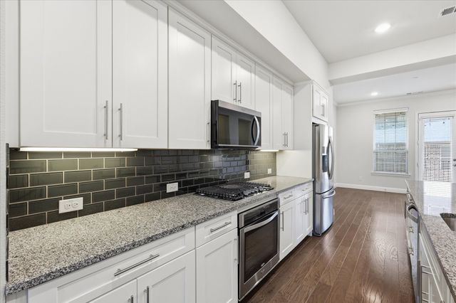 511 W Royal Lane, Irving, TX 75039
