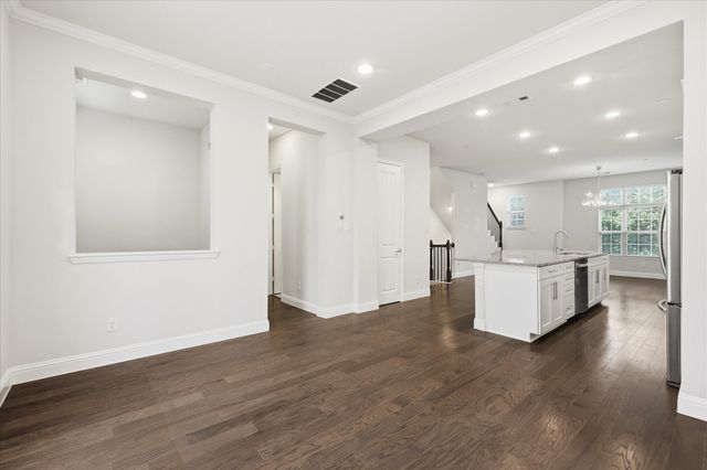 511 W Royal Lane, Irving, TX 75039