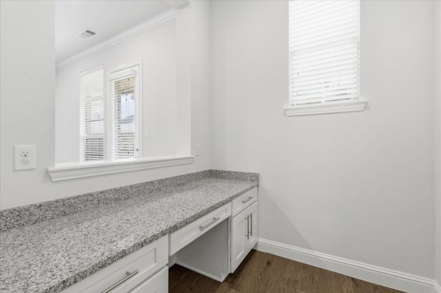 511 W Royal Lane, Irving, TX 75039