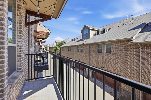 511 W Royal Lane, Irving, TX 75039