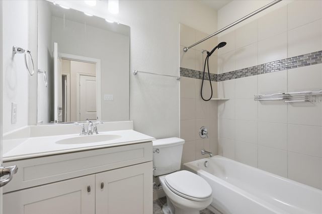 511 W Royal Lane, Irving, TX 75039