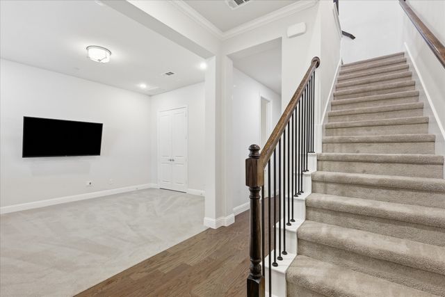 511 W Royal Lane, Irving, TX 75039