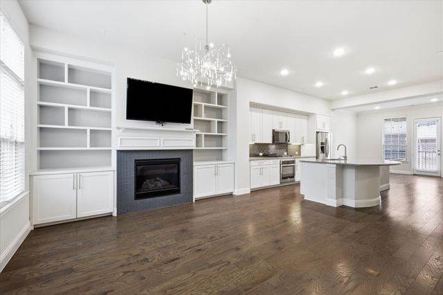 511 W Royal Lane, Irving, TX 75039