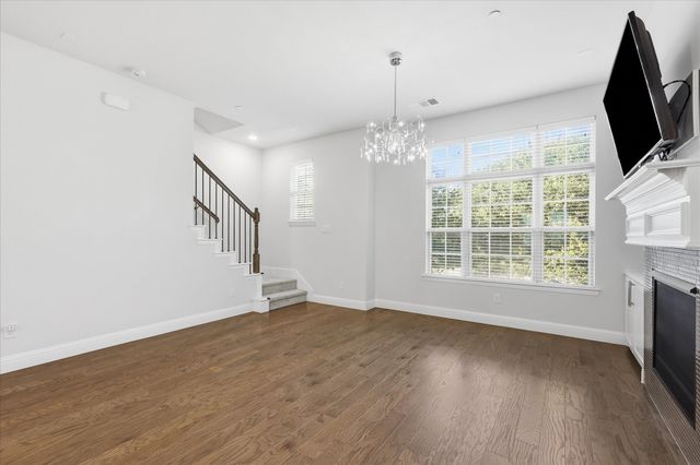 511 W Royal Lane, Irving, TX 75039