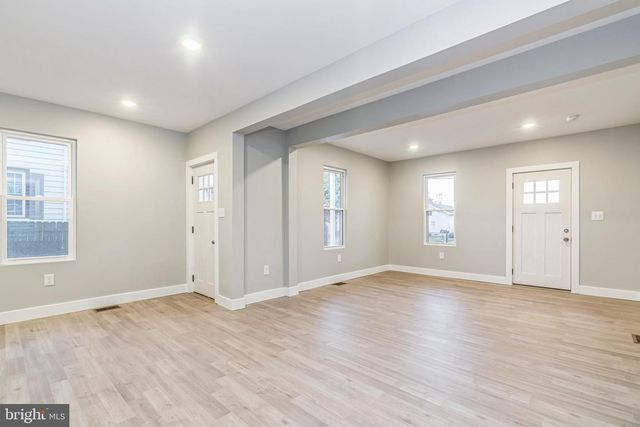 87 DELAWARE AVE, Penns Grove, NJ 08069