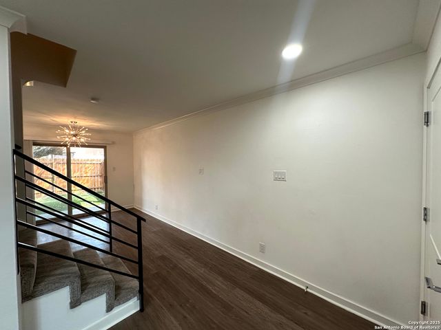 2718 Old Field Dr Apt 804, San Antonio, TX 78247