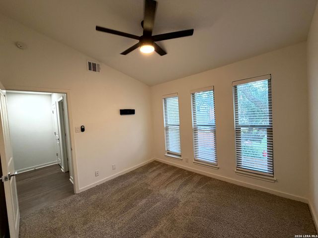 2718 Old Field Dr Apt 804, San Antonio, TX 78247